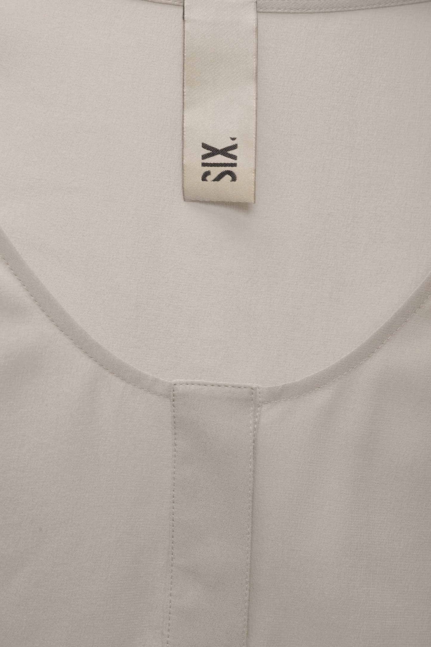 Silk top with buttons