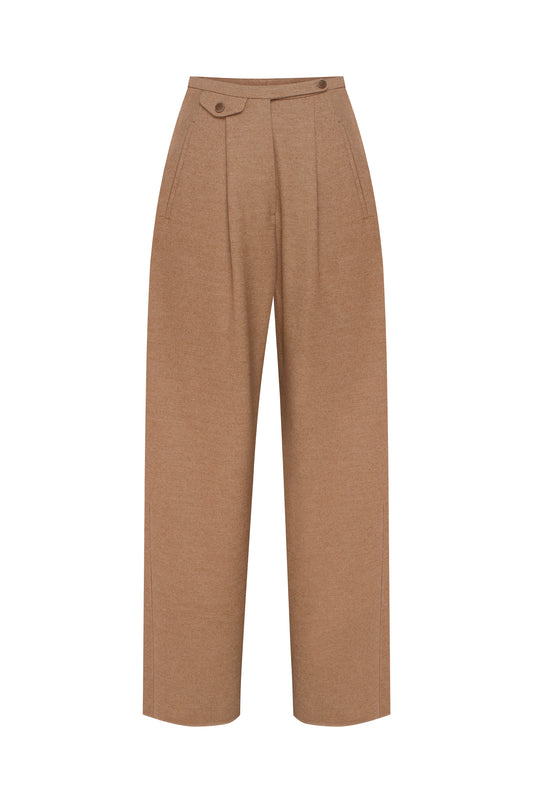 Pleated trousers in soft beige