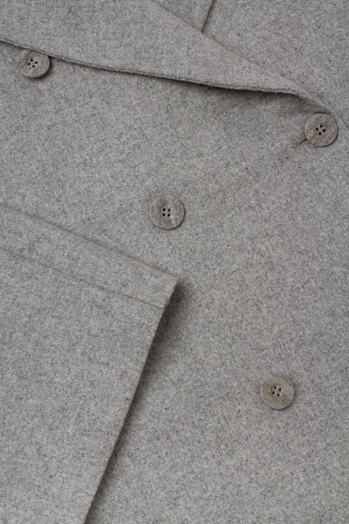 Short coat with wide sleeves